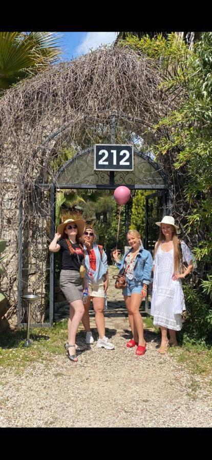 Hotel 212 Olympos Bagian luar foto