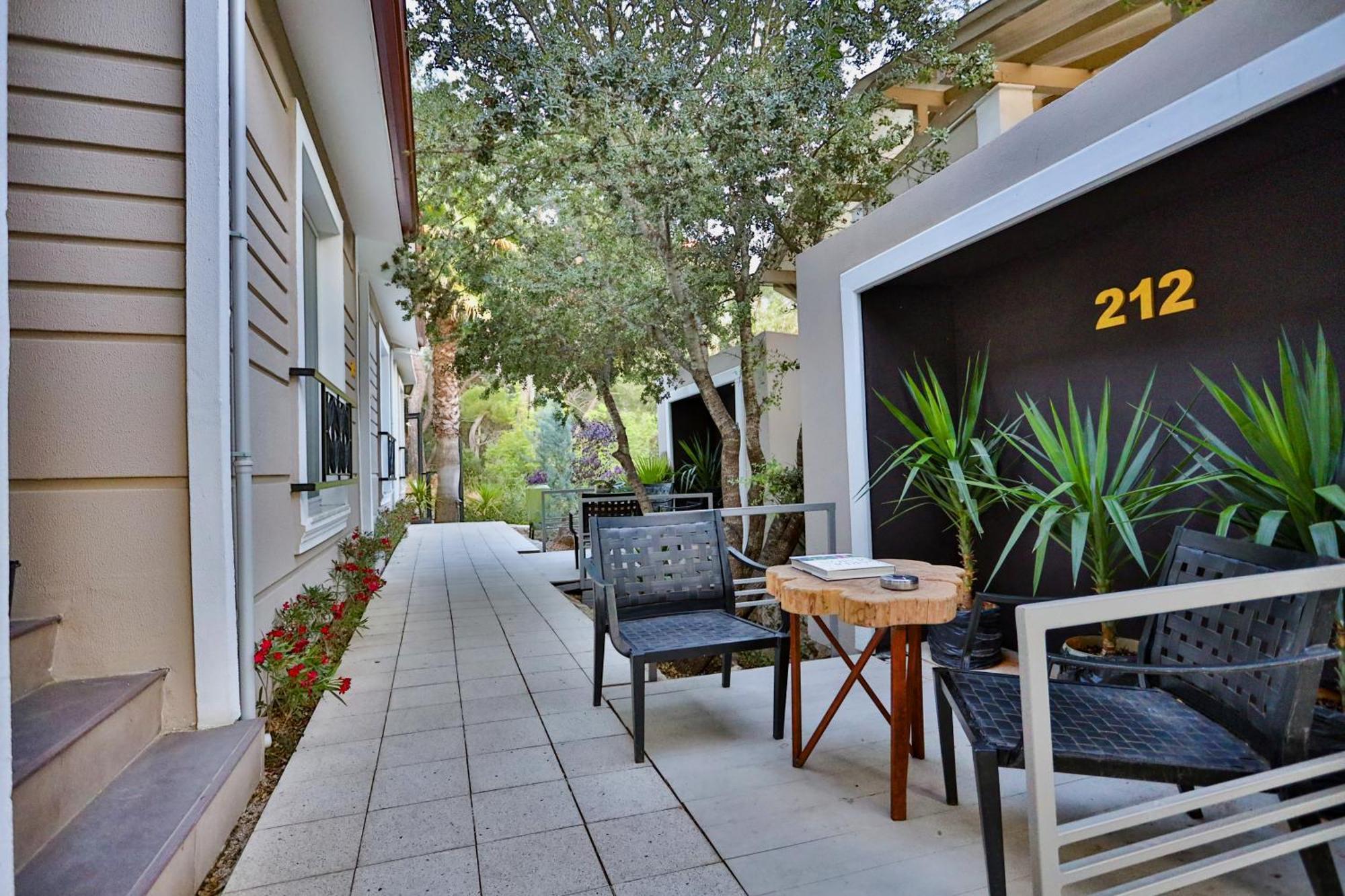 Hotel 212 Olympos Bagian luar foto